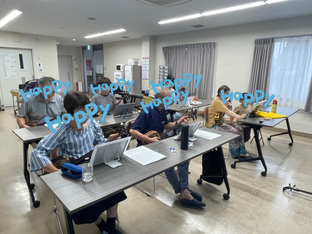 津教室の民謡ポップスクラスの様子